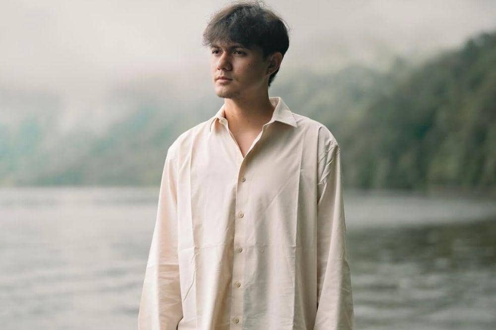 Makna dan Lirik Lagu 'Biar Kita Jadi Kenangan' Nyoman Paul