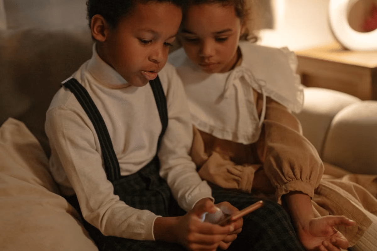 Pola yang dibuat oleh media sosial membuat anak sulit berhenti scrolling