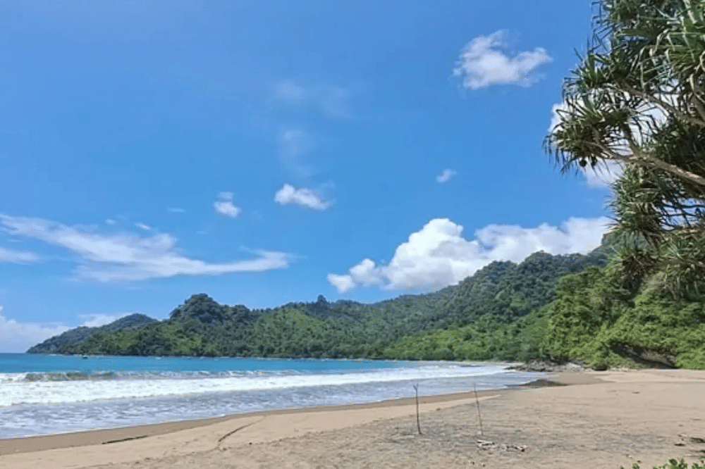 Pantai bandealit