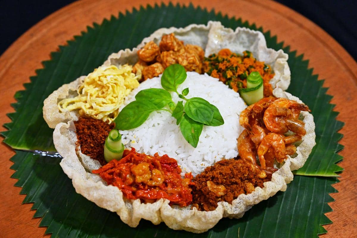 Nasi Dingin Lebih Sehat Dibanding Nasi Panas? Begini Penjelasannya