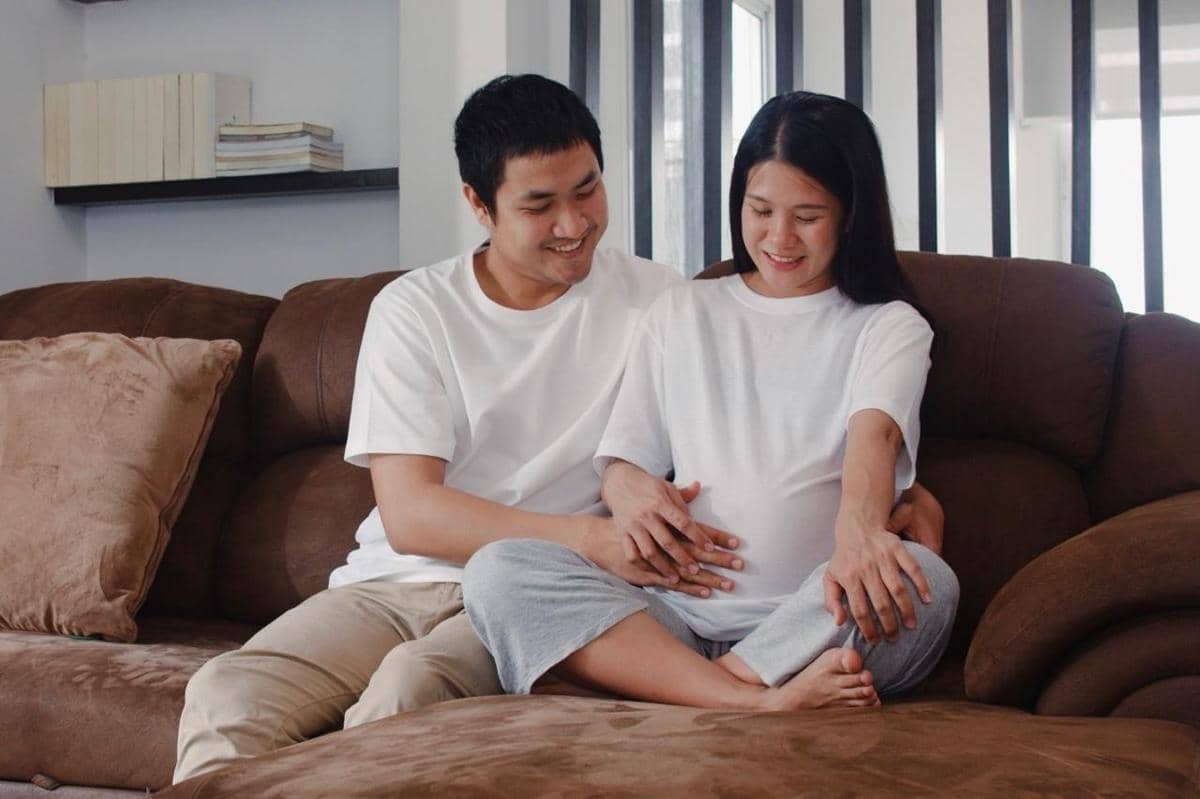 5 Kebiasaan Suami yang Dapat Mendukung Kecerdasan Janin