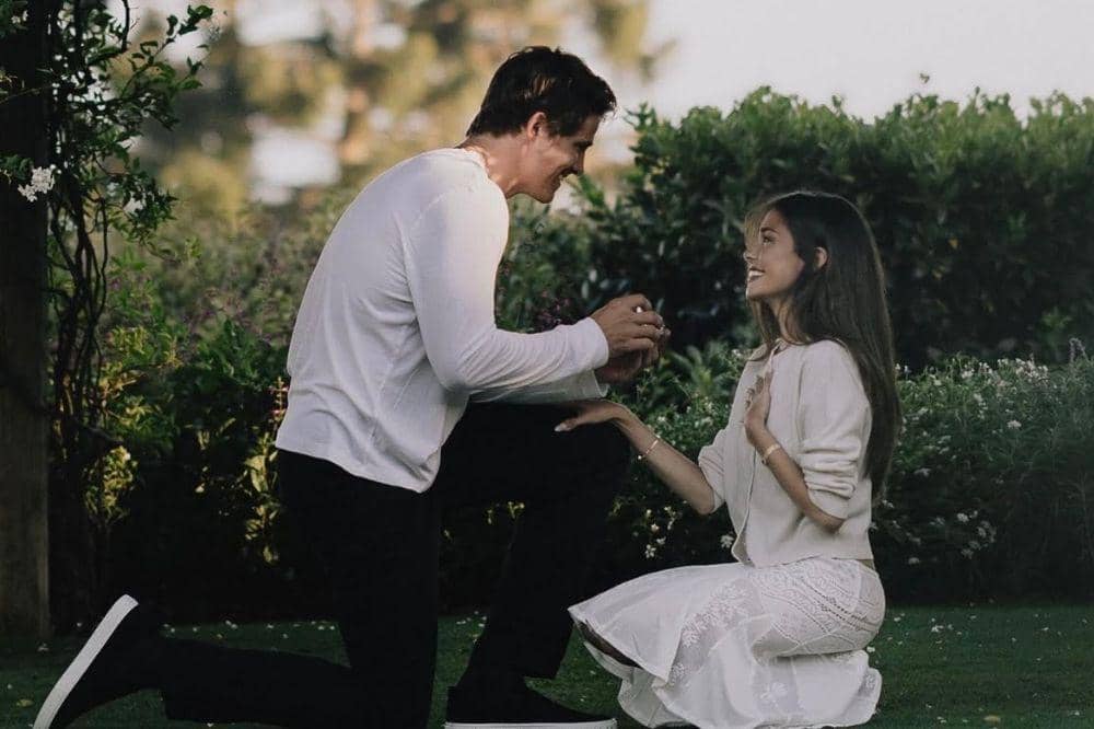 Resmi Tunangan! Maddison Beer Terima Lamaran Justin Herbert