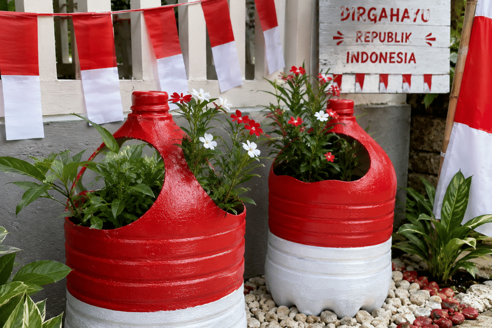 DIY Dekorasi 17 Agustus dari Galon Bekas