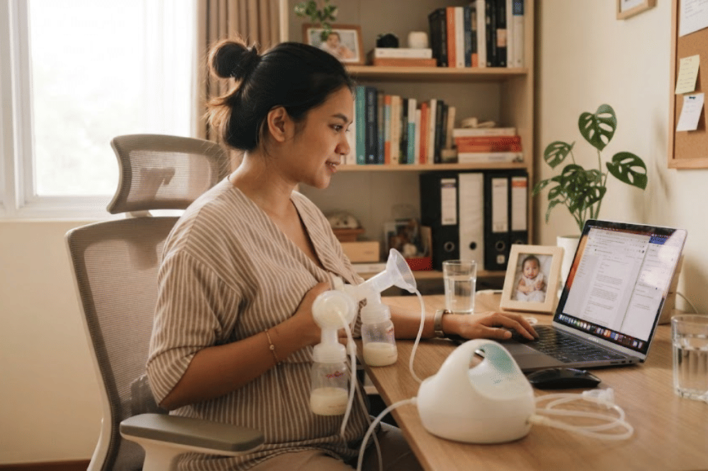Tips Sukses Power Pumping untuk Ibu Bekerja agar Stok ASI Melimpah