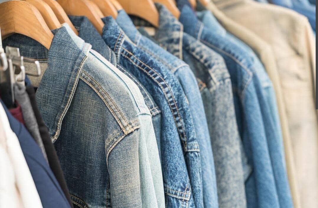8 Jenis Kain yang Tidak Cocok untuk Cuaca Panas, Bikin Gerah!