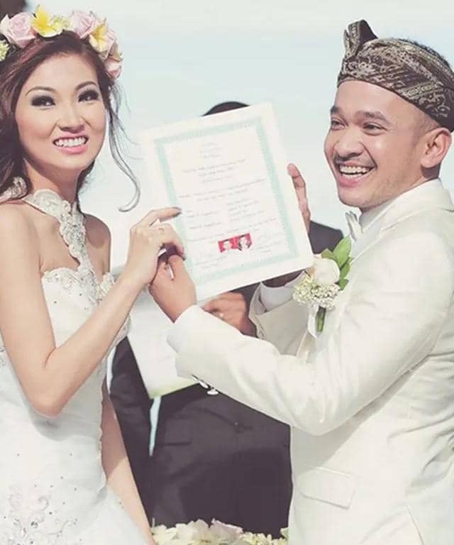 Foto Jadul Pernikahan Sarwendah dan Ruben Onsu