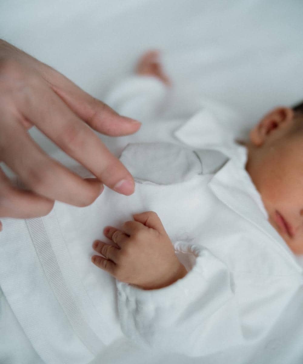 Newborn photoshoot anak Shenina Cinnamon dan Angga Yunanda