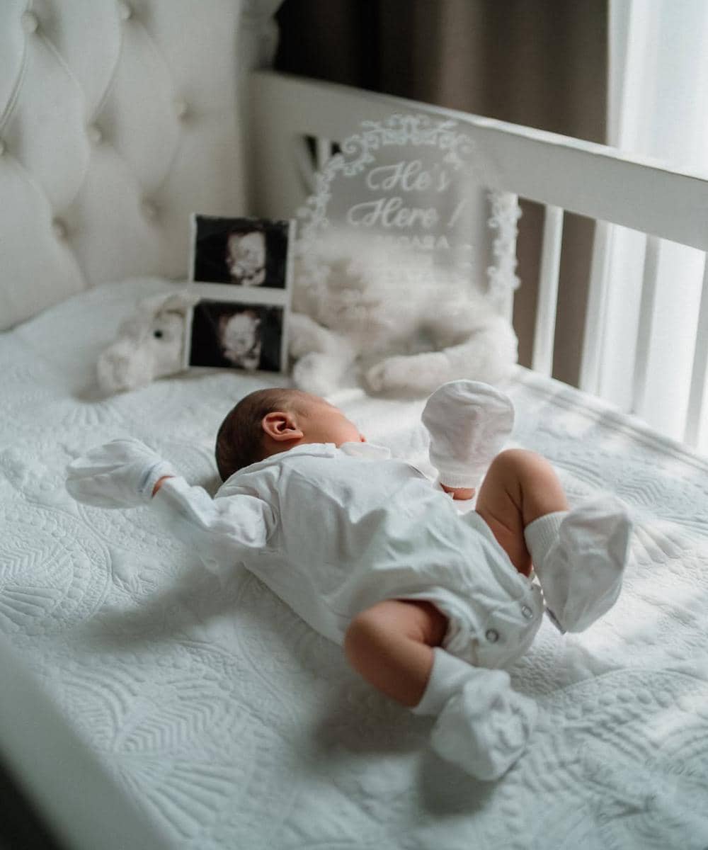 Newborn photoshoot anak Shenina Cinnamon dan Angga Yunanda