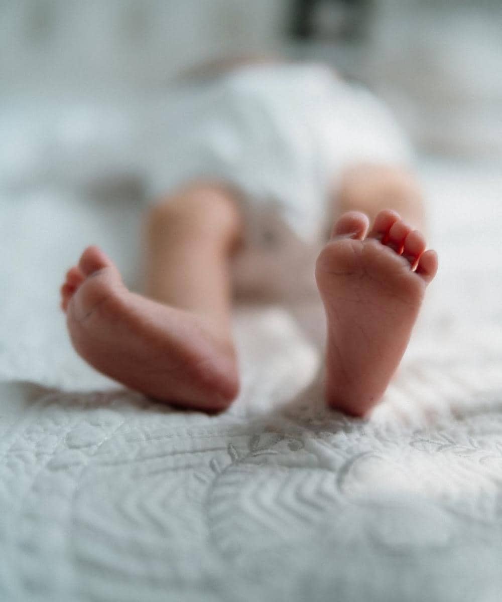 Newborn photoshoot anak Shenina Cinnamon dan Angga Yunanda