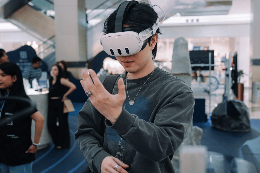 Menjelajahi Gua Postojna lewat Immersive VR Pods Experience