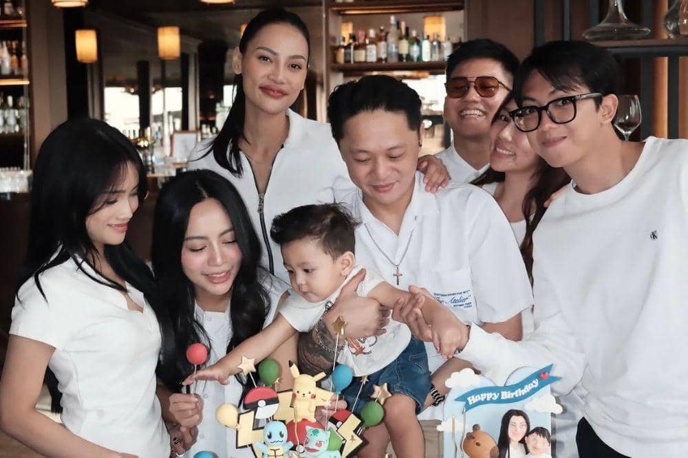 Foto Andrew rayakan ulang tahun 2
