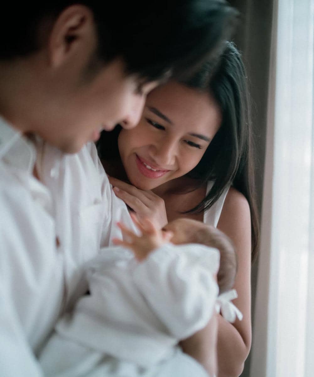 Newborn photoshoot anak Shenina Cinnamon dan Angga Yunanda