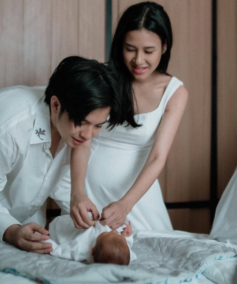 Newborn photoshoot anak Shenina Cinnamon dan Angga Yunanda 