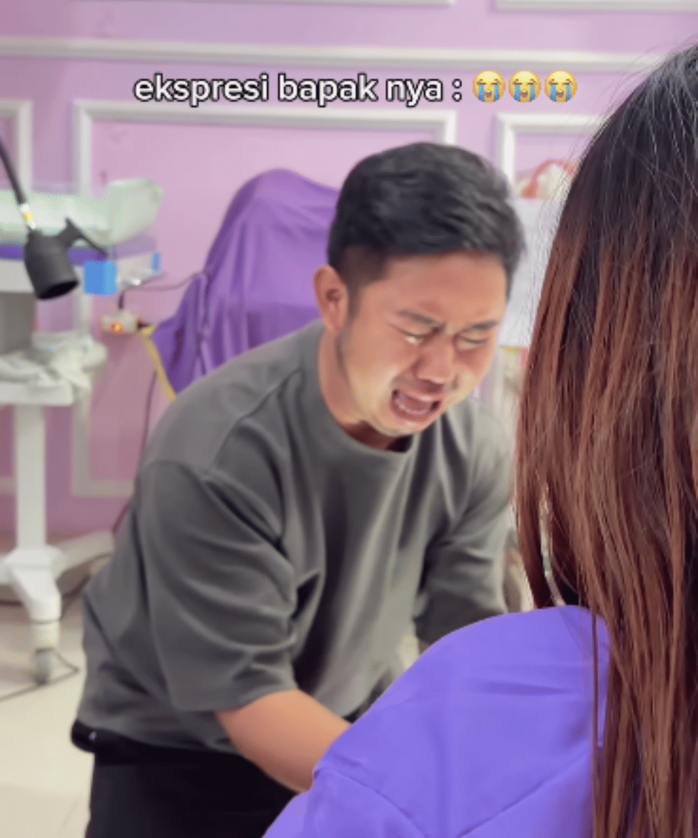 Reaksi sang suami yang menangis histeris karena ketakutan