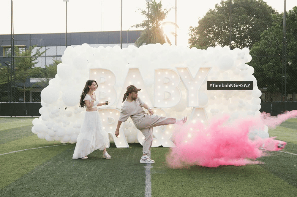 Momen gender reveal kehamilan Angie Prijanto, istri Ranggaz Laksamana