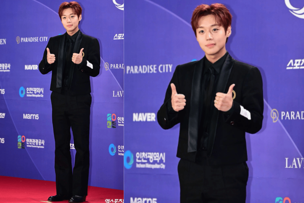 Park Ji Hoon energik berbalut setelan jas hitam beraksen unik