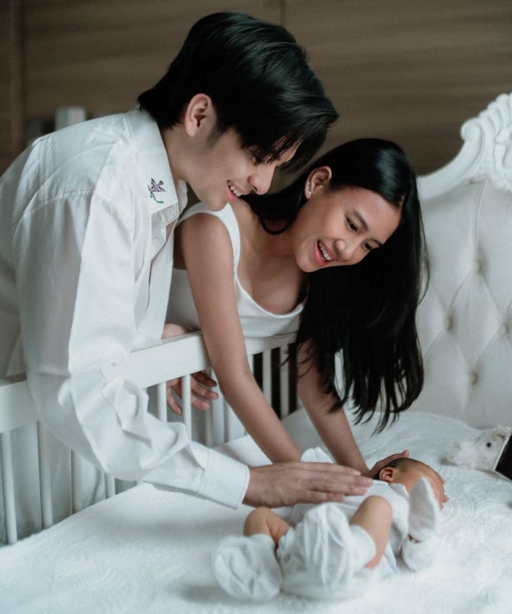 Newborn photoshoot anak Shenina Cinnamon dan Angga Yunanda