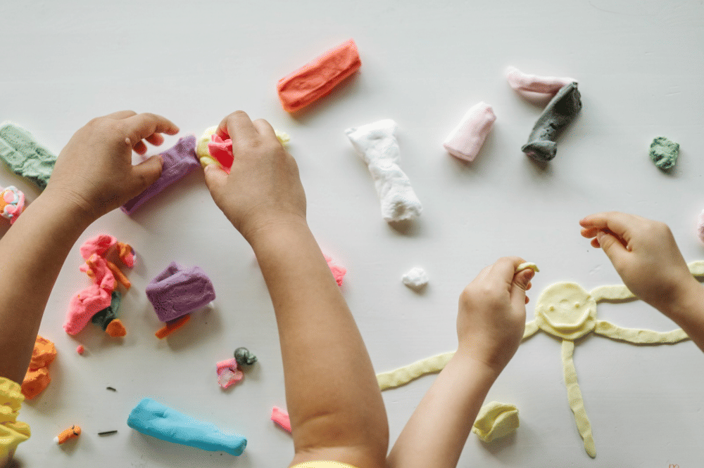 Manfaat Sensory Play untuk Bayi