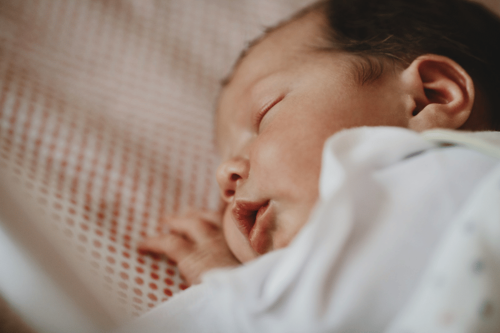 Apa Penyebab Suara Ngorok pada Bayi?
