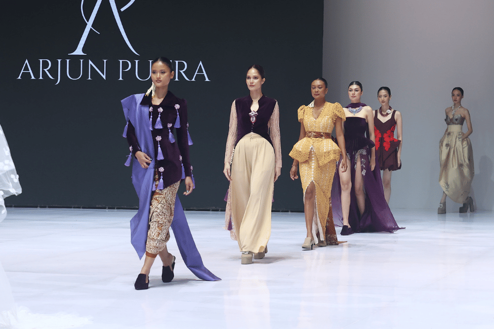 Arjuna Putra: pesona klasik busana etnik yang memukau