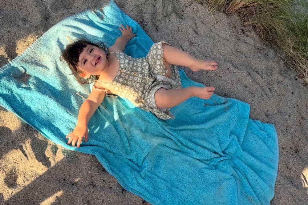 Foto lucu Hagia liburan di Lombok 4