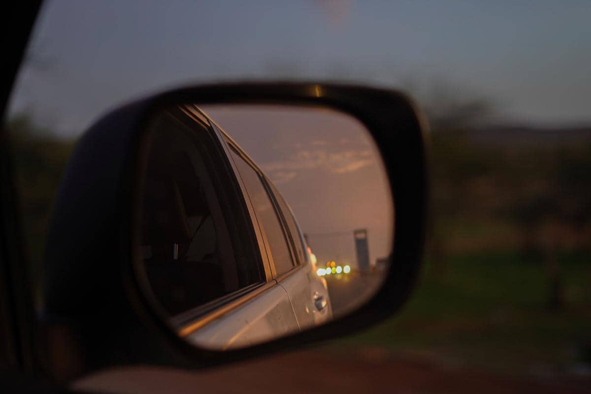 Titik blind spot mobil yang wajib diketahui anak