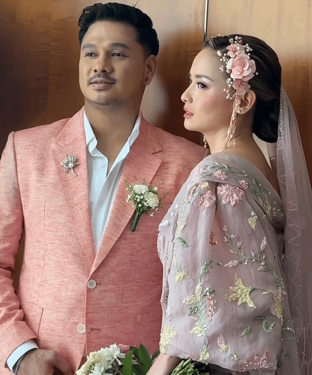 Inspirasi look serba pink ala Joanna Alexandra di hari pernikahan (2)