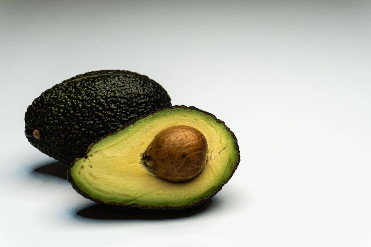 Alpukat adalah buah yang kaya antioksidan