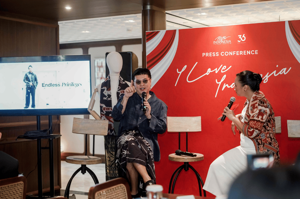 Serial dokumenter Reinventing Tenun: Journey to Algorithm
