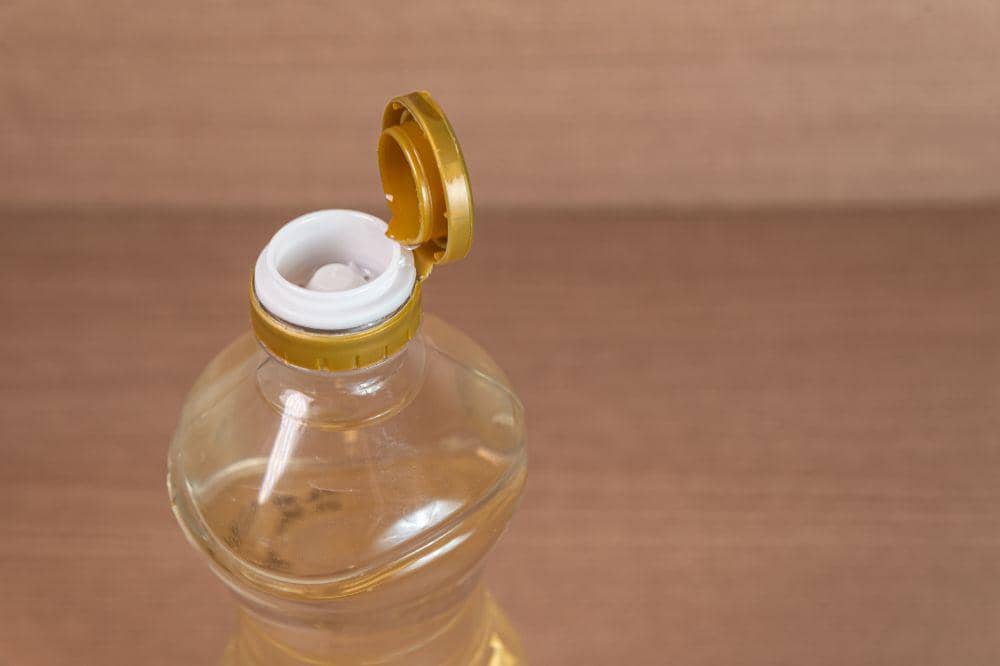 8 Cara Menghilangkan Noda Jamur di Karpet