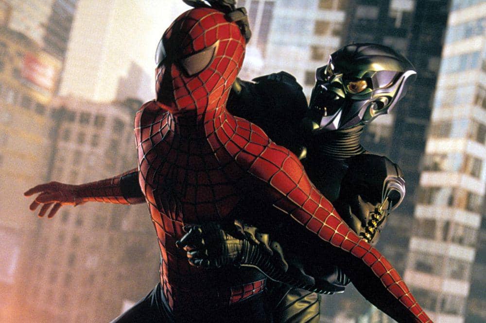 Peter Parker dibesarkan oleh Aunt May dan Uncle Ben