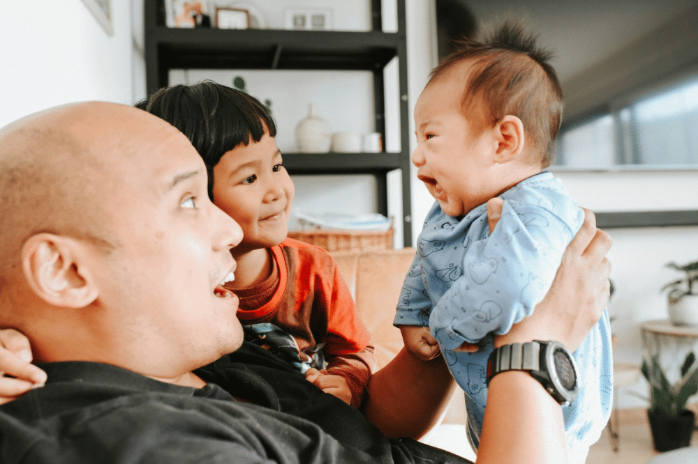 Senang berinteraksi dengan orang lain
