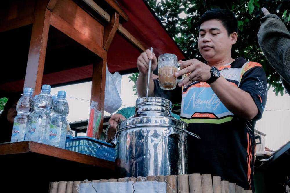 Apa Boleh Minum Kopi saat Cuaca Panas?