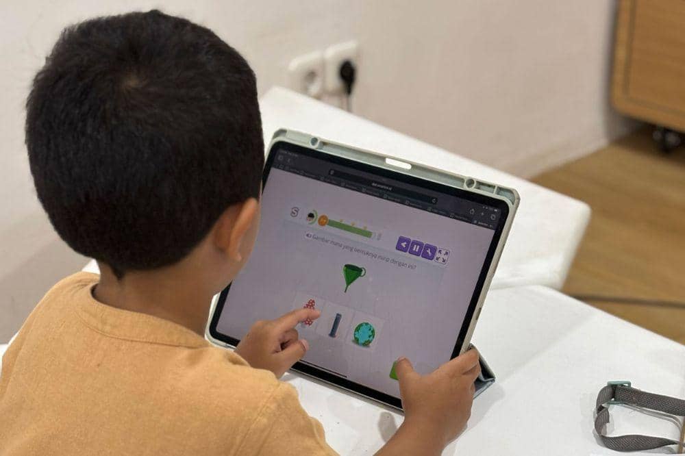 Anak belajar online