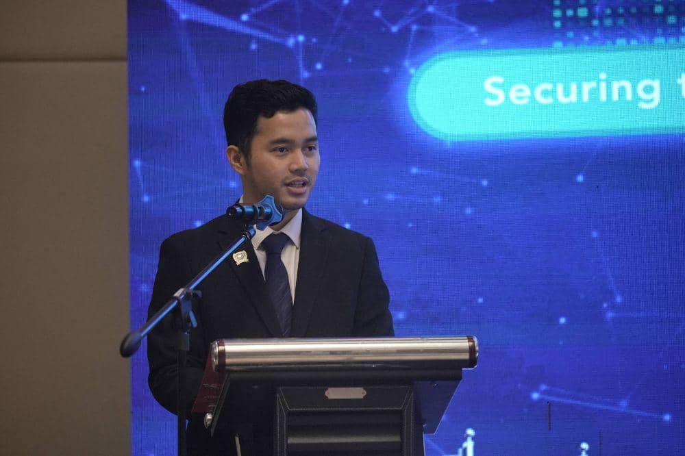 Fahrizal, President of Ayimun