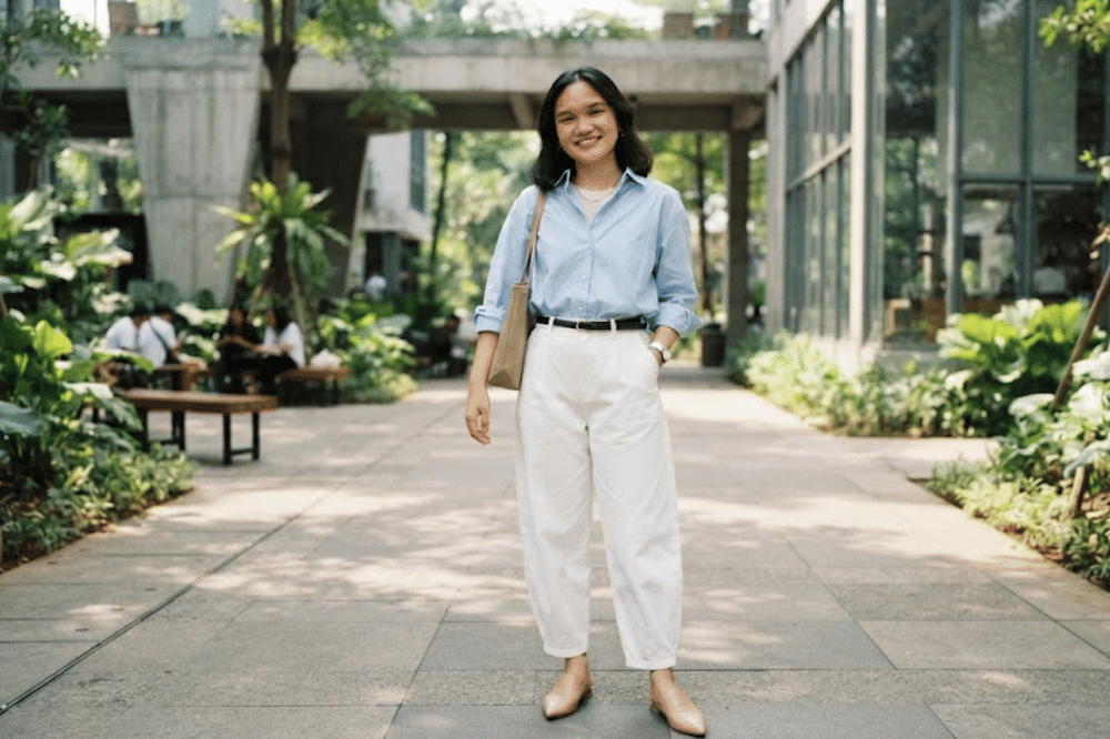 Tampil chic menggunakan kemeja oversized