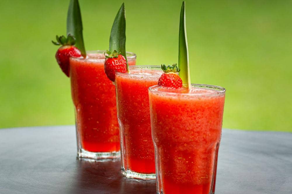 Minuman terbaik untuk anak saat cuaca panas adalah smoothie