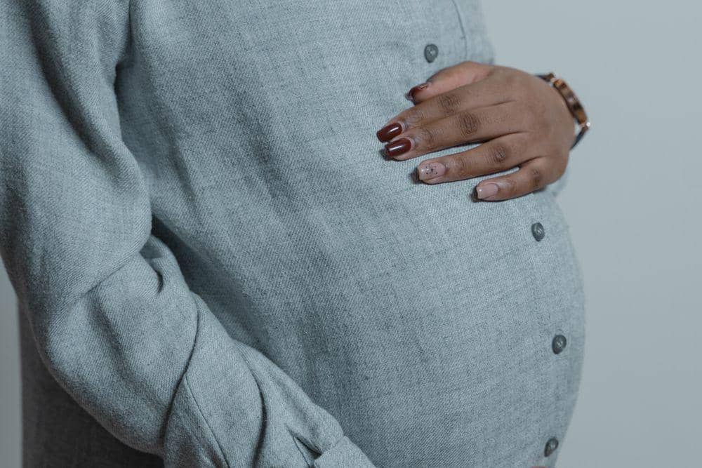 Ibu hamil yang rajin angkat beban tidak otomatis melahirkan bayi kekar