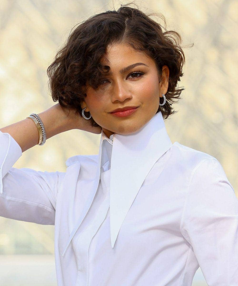 rambut zendaya bixie cut