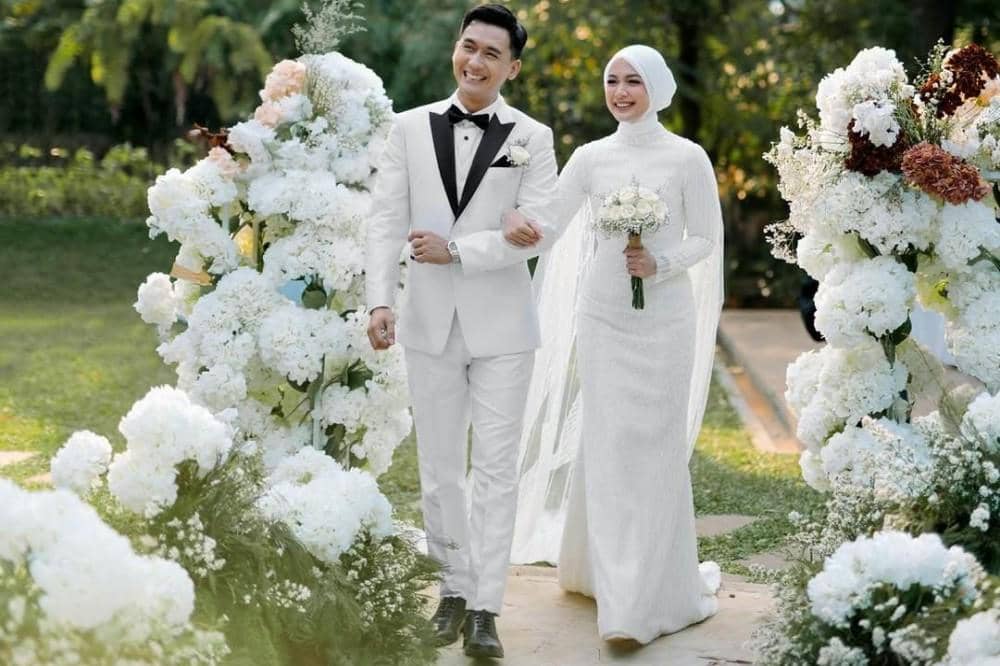 Potret Dea Annisa yang Tampil Manglingi di Hari Pernikahan, Gunakan Hijab