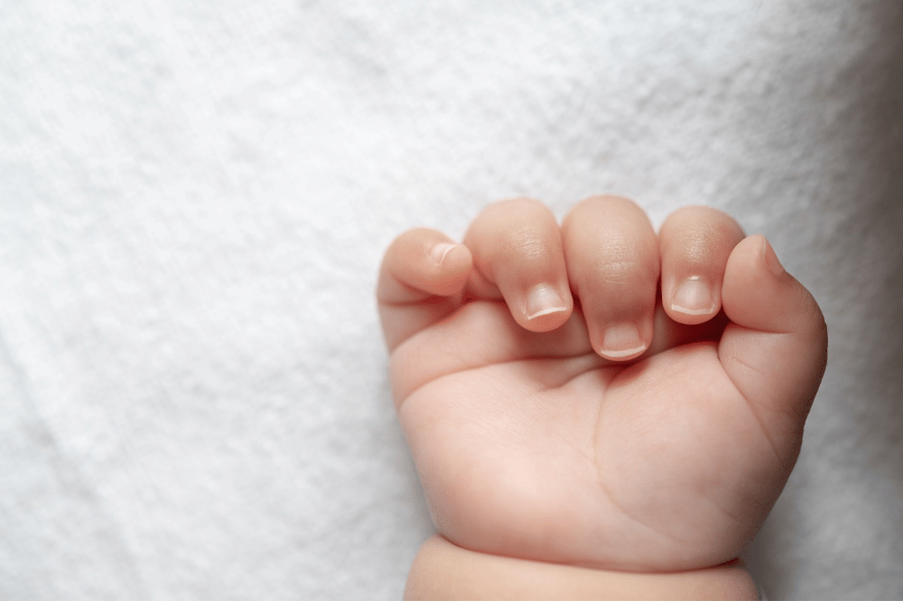 Kuku Anak Cepat Panjang, Benarkah Tanda Pertumbuhannya Baik?