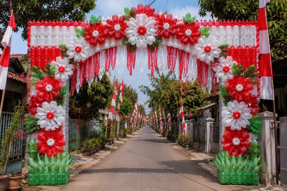 Gapura dari sampah plastik