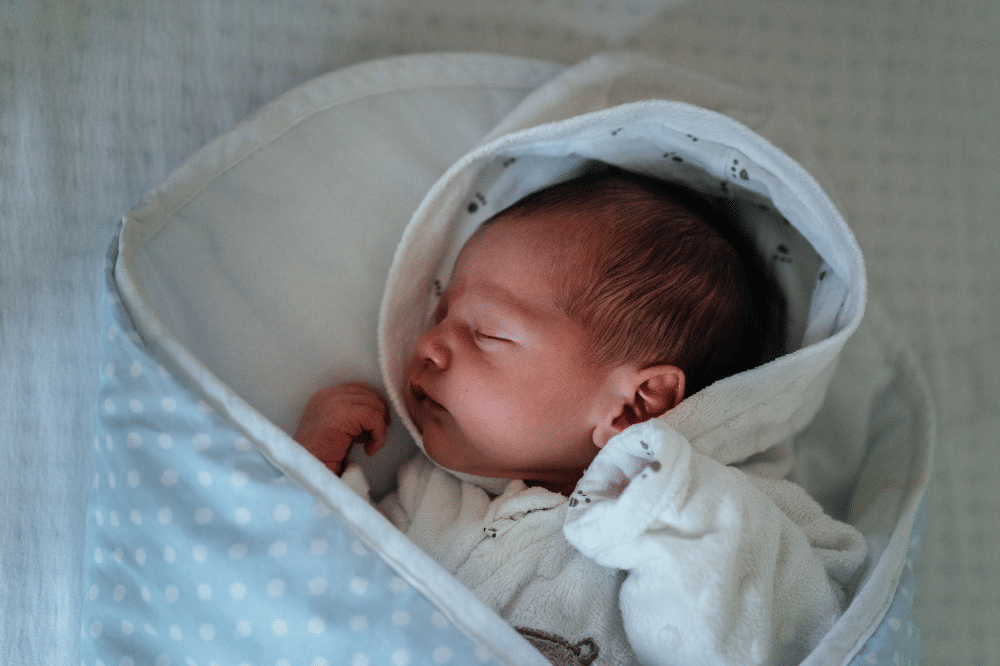 Risiko Jika Bayi Dibedong Terlalu Lama
