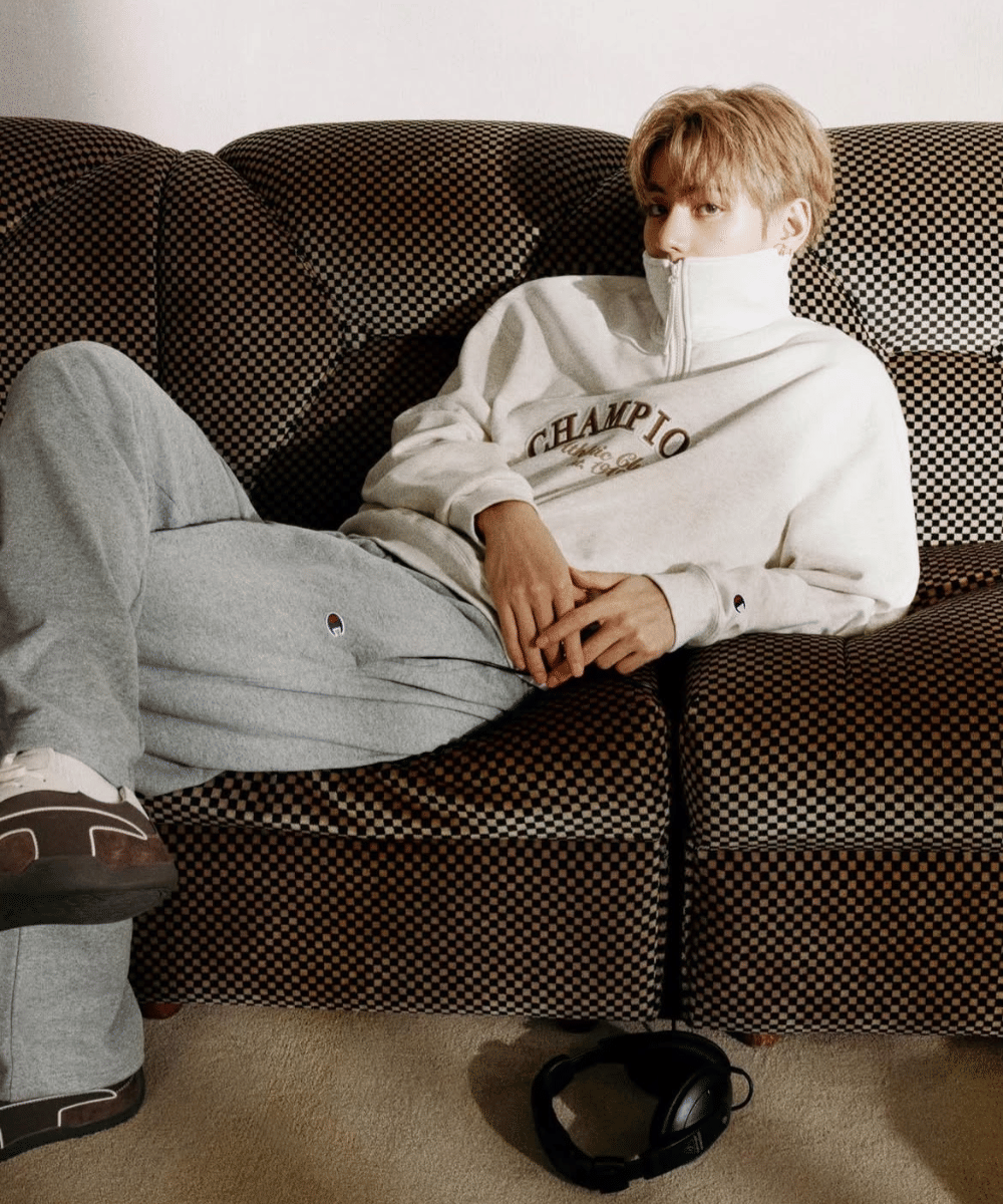 Celana sweatpants berpotongan santai