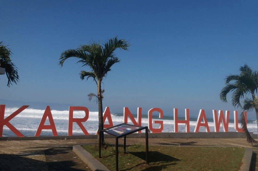 Pantai Karang Hawu