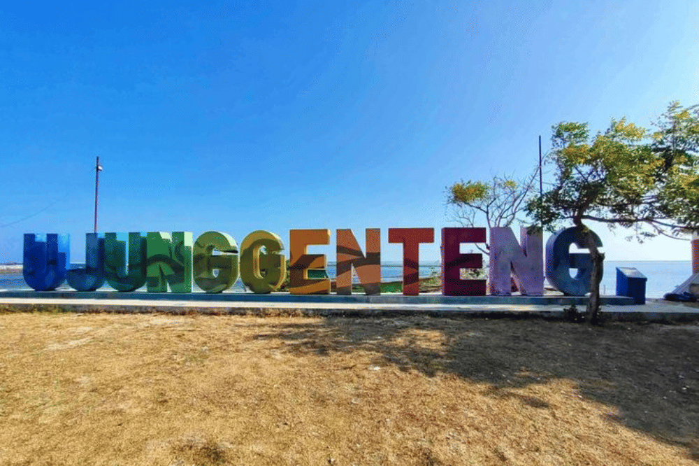 Pantai Ujung Genteng