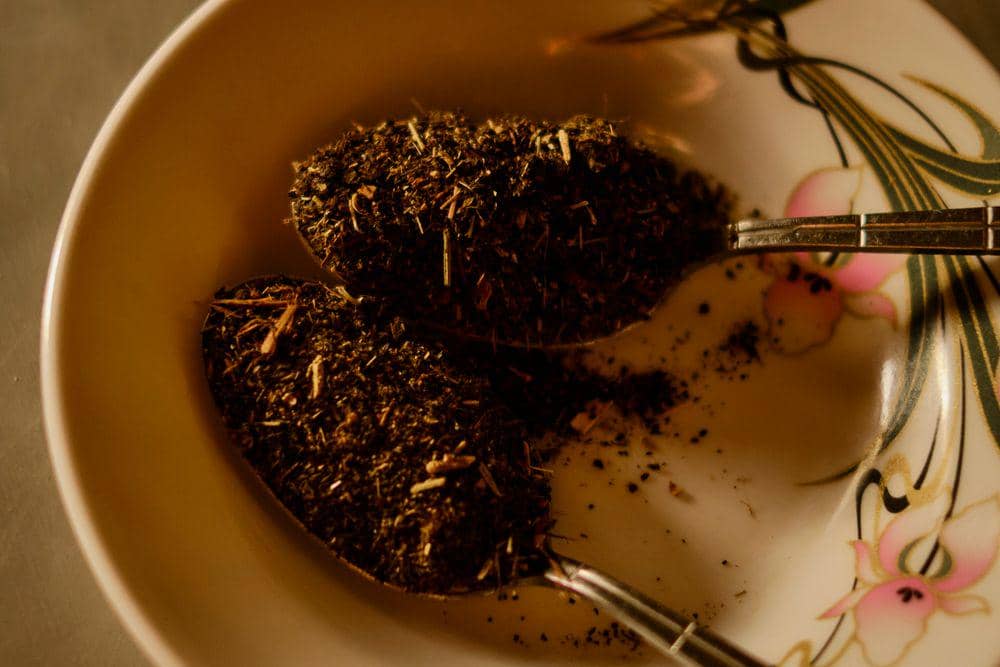Bahan-bahan roasted milk tea