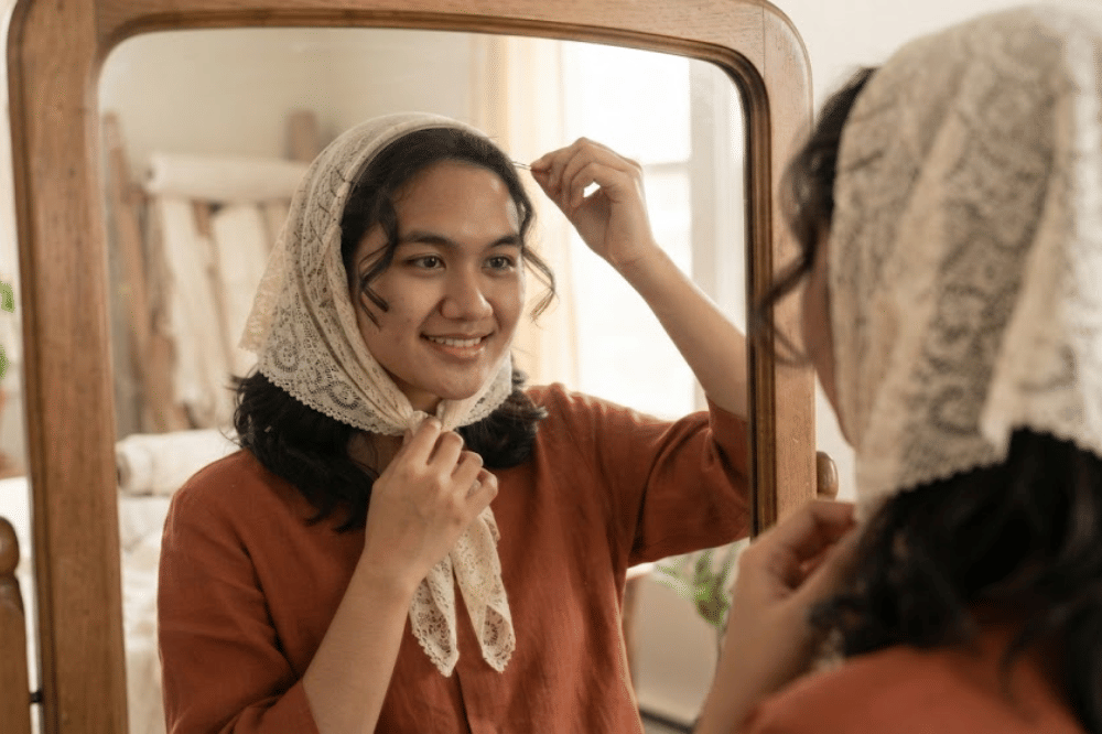 Sesuaikan tatanan kain dengan bentuk wajah