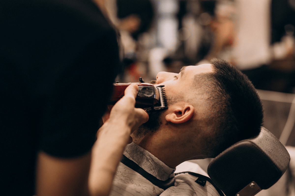 Perbedaan barbershop dan pangkas rambut (4)