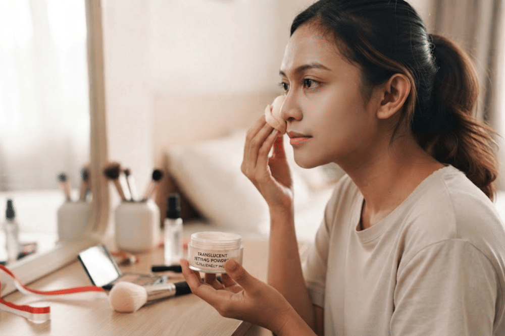 Kunci riasan menggunakan teknik baking dengan bedak tabur

